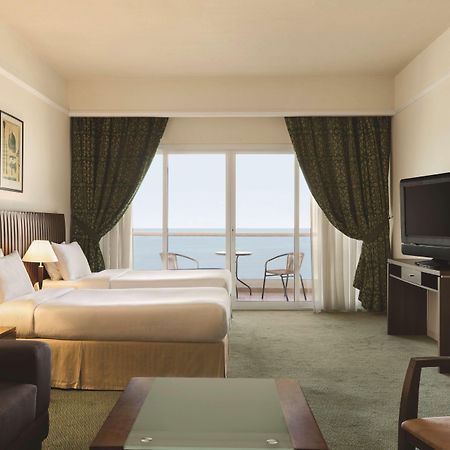Ramada By Wyndham Beach Hotel Ajman Luaran gambar