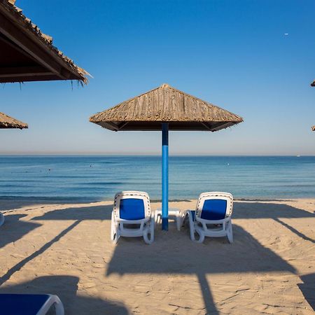Ramada By Wyndham Beach Hotel Ajman Luaran gambar