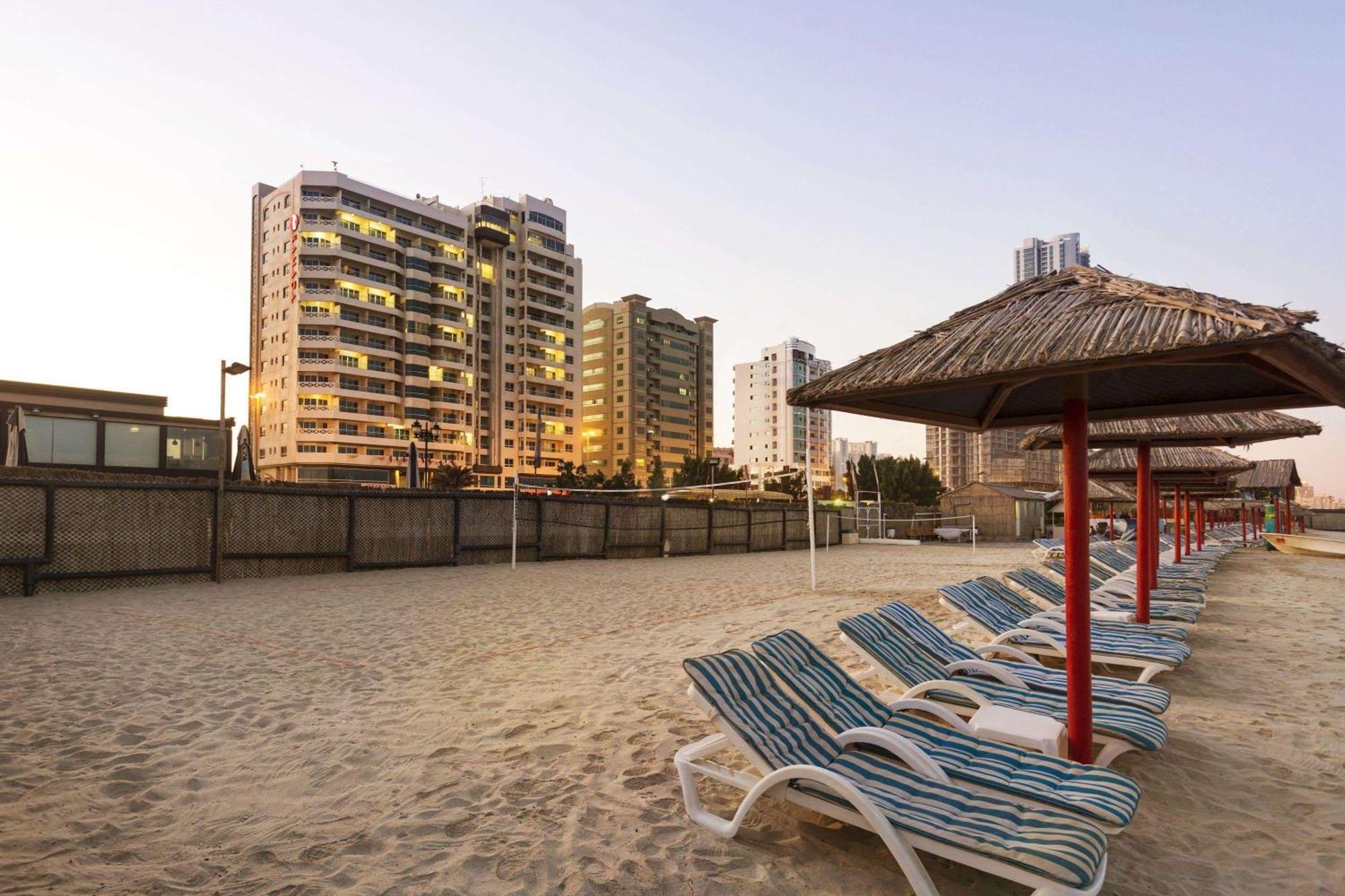 Ramada By Wyndham Beach Hotel Ajman Luaran gambar
